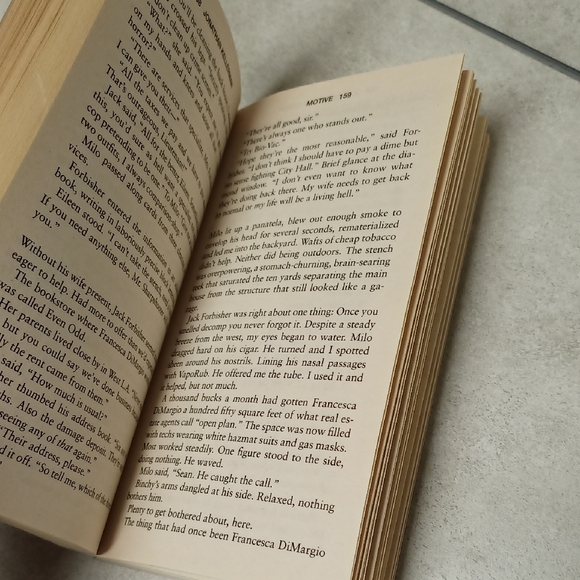 🟣Motive by Jonathan Kellerman Paperback - Picture 5 of 7